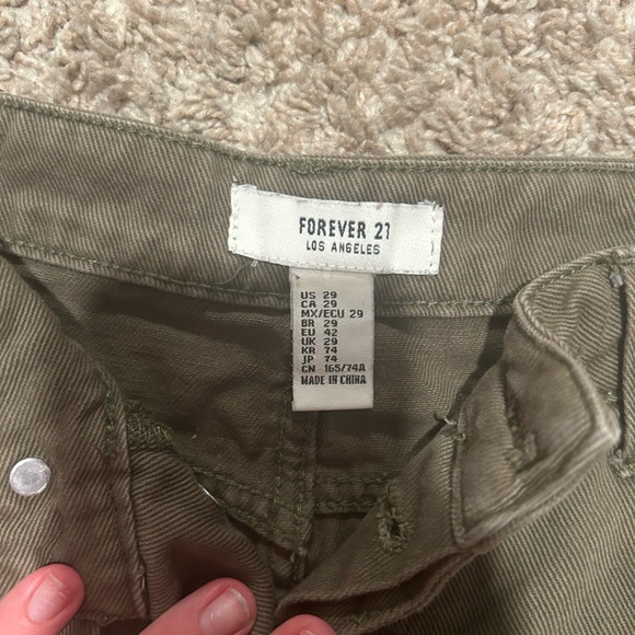 Forever21 distressed low waisted Jean Shorts - Picture 3 of 8